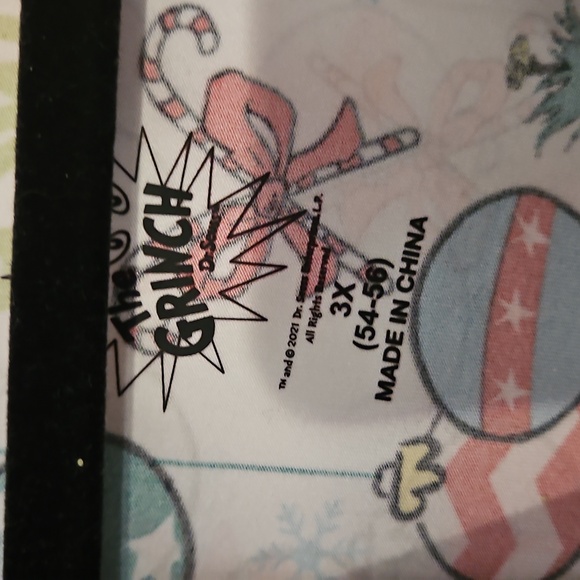 NWOT FESTIVE "THE GRINCH" PAJAMA SET! 3XL - Picture 6 of 6